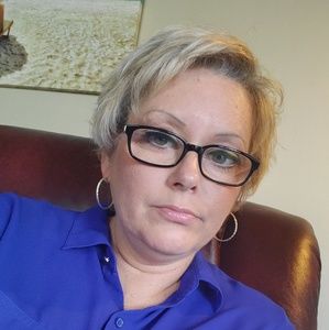 Meet your Posher, Catina